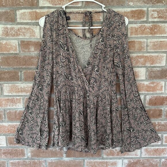 American Eagle Soft and Sexy Open Shoulder Blouse XS - Picture 3 of 11